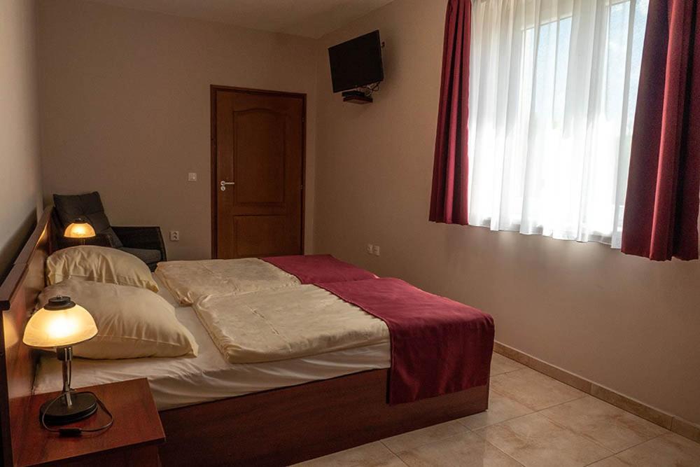Alsoszuha Lovas Vendeghaz Bagian luar foto